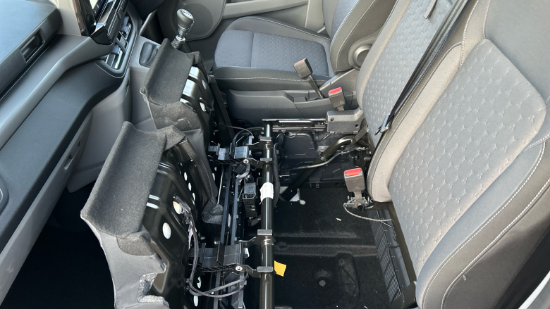 Ford Tourneo Custom 320 L1 Diesel Fwd 2.0 EcoBlue 136ps H1 Titanium 8 seater Auto